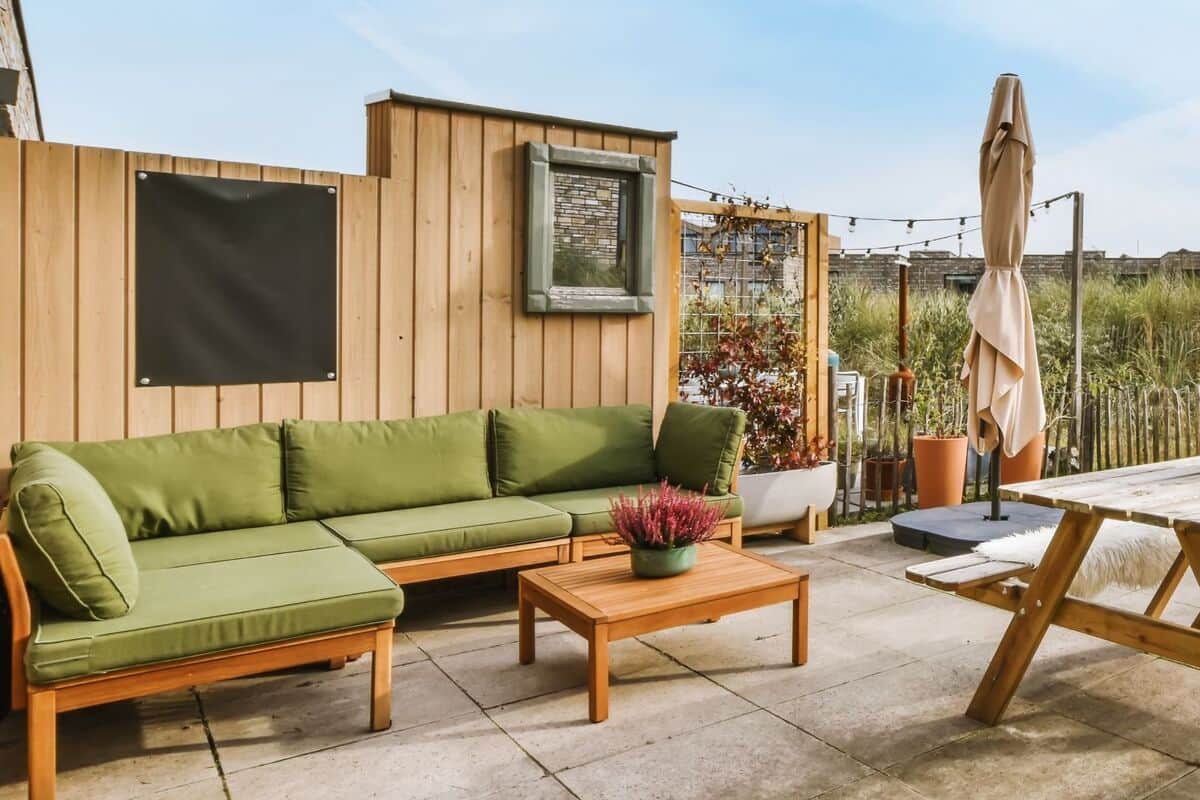 6 conseils pour choisir le canapé idéal pour son jardin de détente