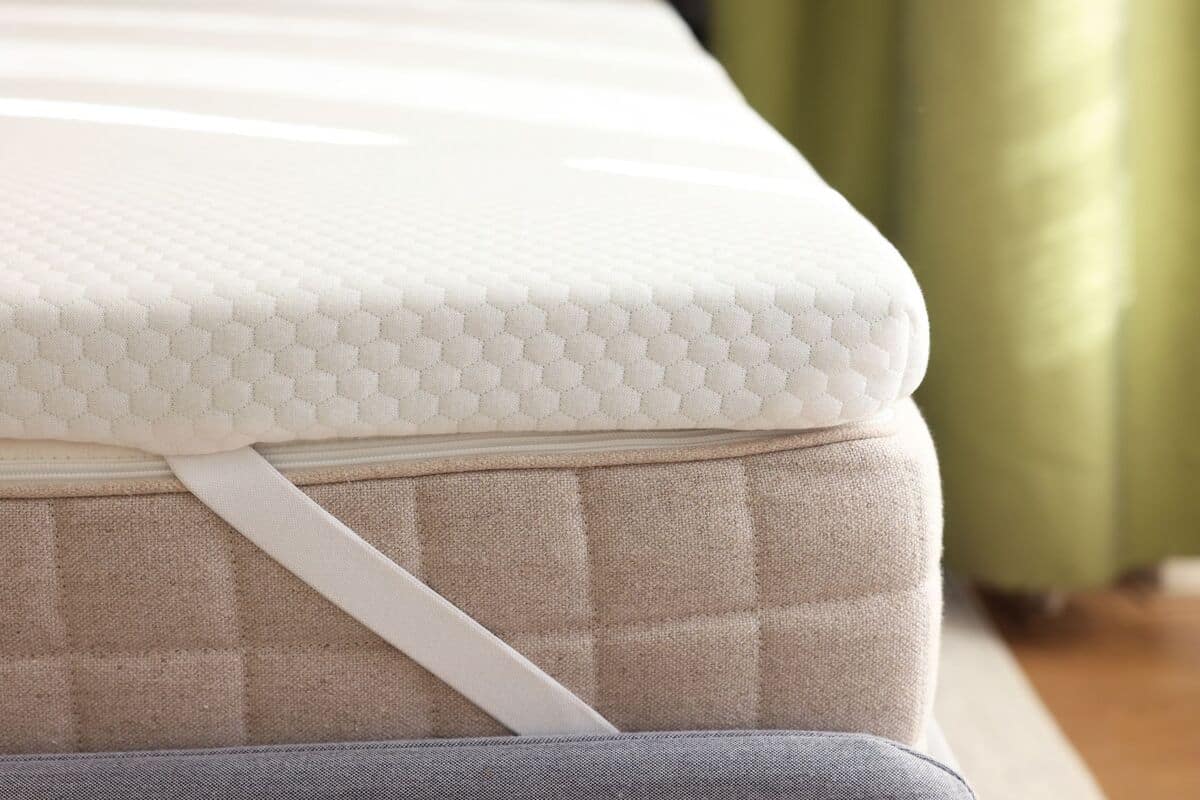 Peut-on mettre un surmatelas sur un vieux matelas ?