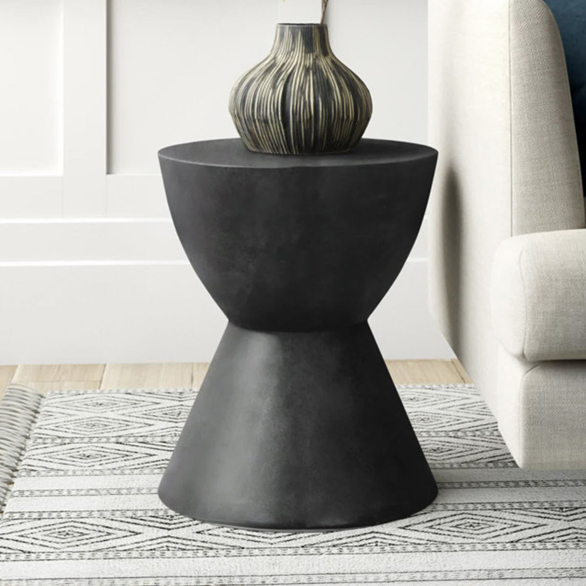 Table d'appoint sablier ø37cm - Effet ciment noir - NERO